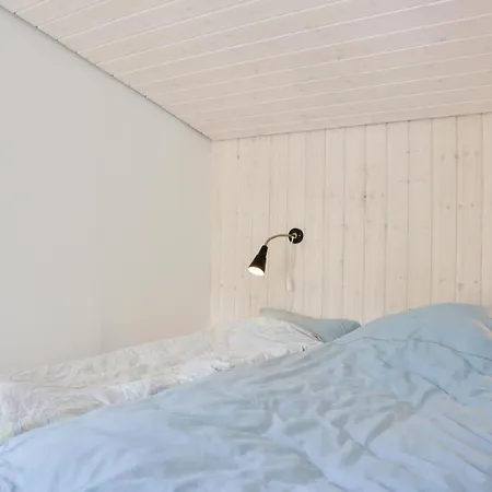 Three-bedroom Holiday In Hyllinge