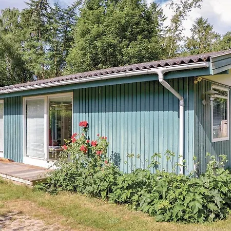 Дом отдыха Three-bedroom Holiday In Hyllinge