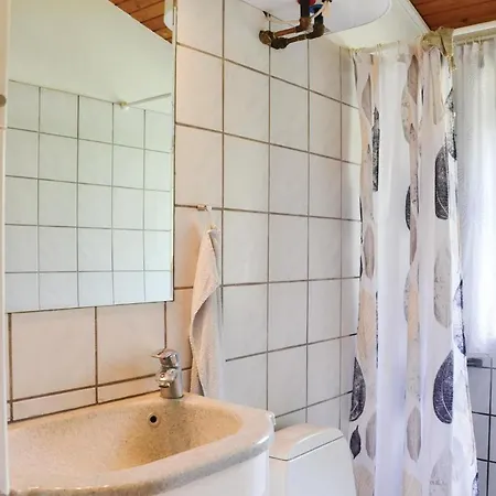Three-bedroom Holiday In Hyllinge * Кирке-Хиллинге